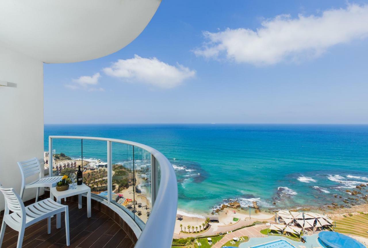 Ramada Resort Hadera Beach Exterior foto